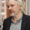 Julian Assange cropped, foto David G. Silvers, Cancillería del Ecuador, CC by- sa 2.0