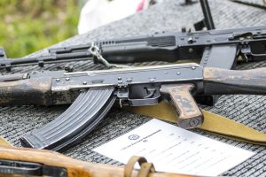 Kalashnikov, foto YasDO, Pixabay lisens