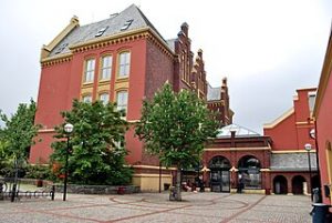Juridisk fakultet Universitetet i Bergen, HMPinnsvinet, CC by sa 3.0