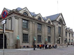 Københavns Universitet. Foto Christian Bickel, Wikimedia, CC by-sa 2.0/de